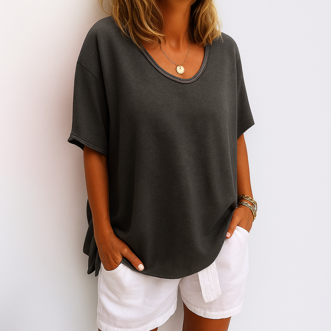 T-shirt décontracté gris Clara Danoir Paris, style confortable, design simple, vue front avec col rond et manches courtes.