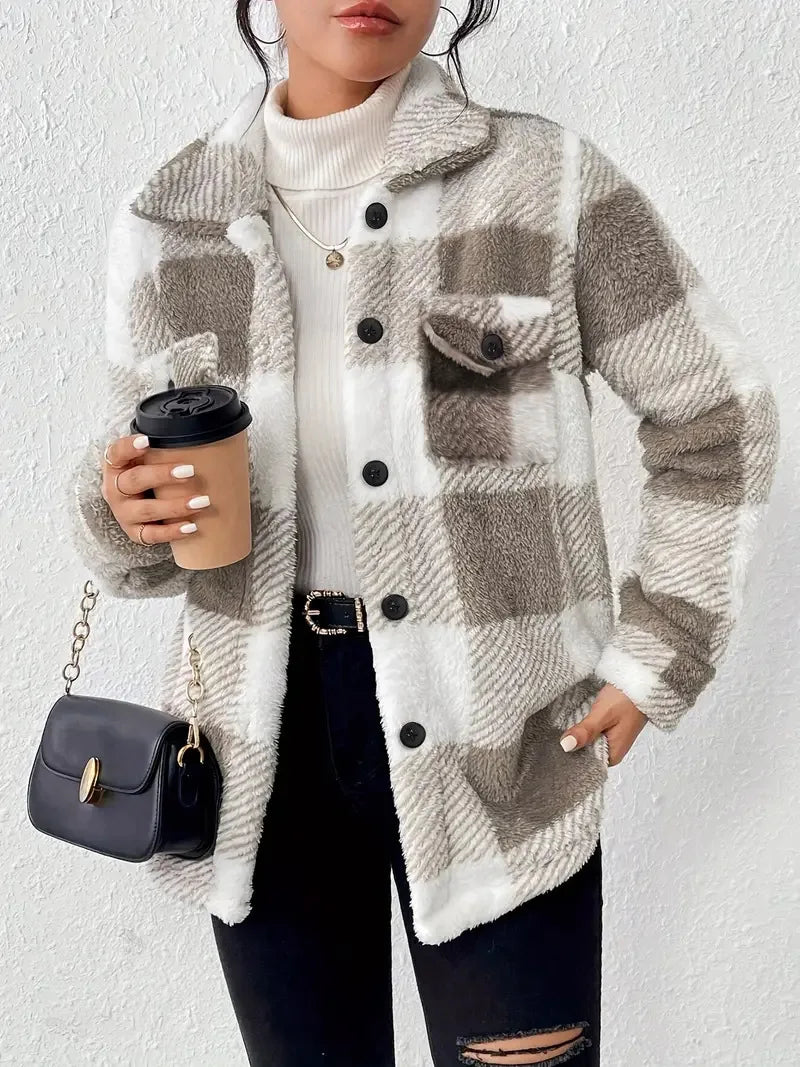 Veste en polaire à carreaux gris Martin Danoir Paris, élégante, pour femmes, vue de face.