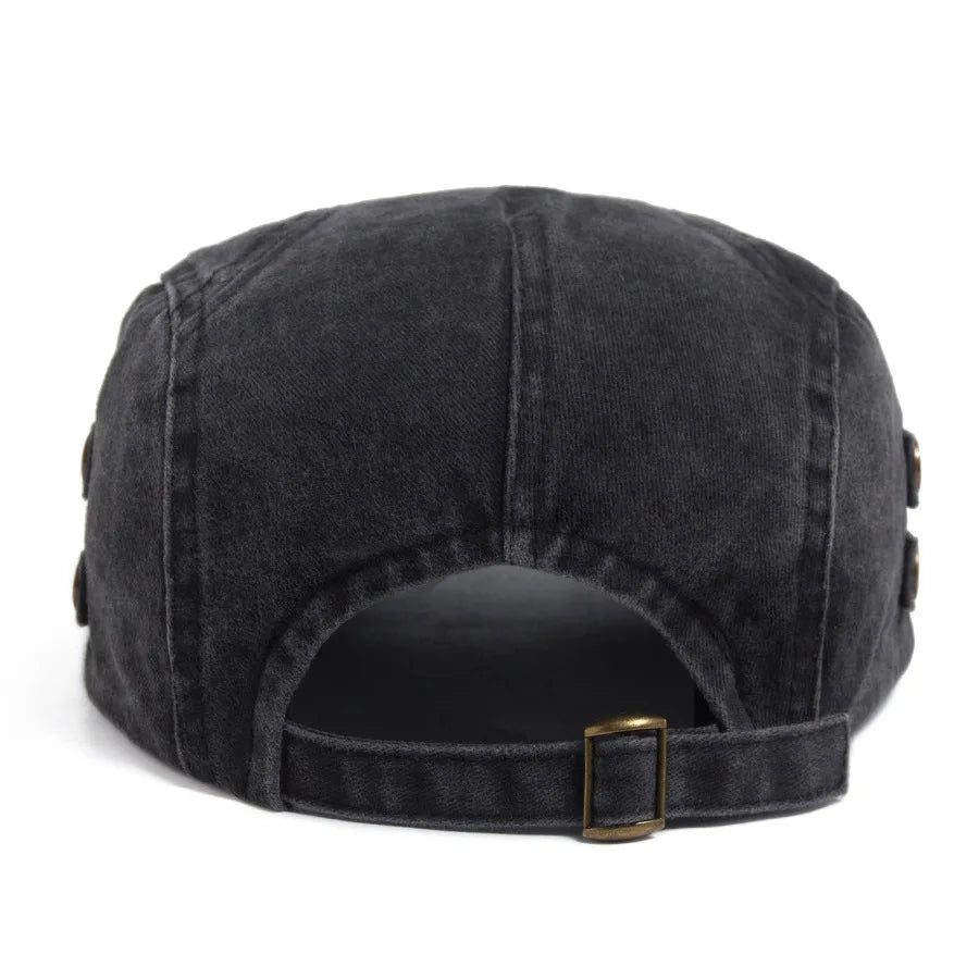 Chapeau vintage pour homme Bloom™ de Danoir Paris, en tissu vert avec style classique et détails élégants.