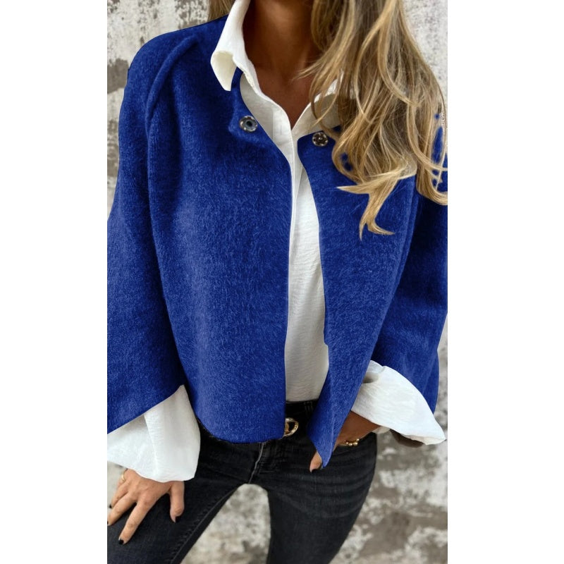 Veste courte Danoir Paris Elise kaki avec manches évasées, style chic et moderne, vue de face.