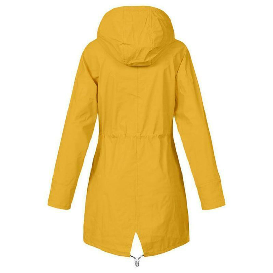 Imperméable élégant jaune Danoir Paris Glayda, conçu pour le confort et le style, avec une coupe moderne et finition soignée.