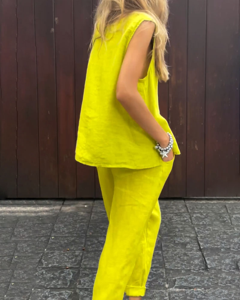 Ensemble décontracté printemps été Sheila de Danoir Paris, veste jaune et pantalon léger en tissu confortable.