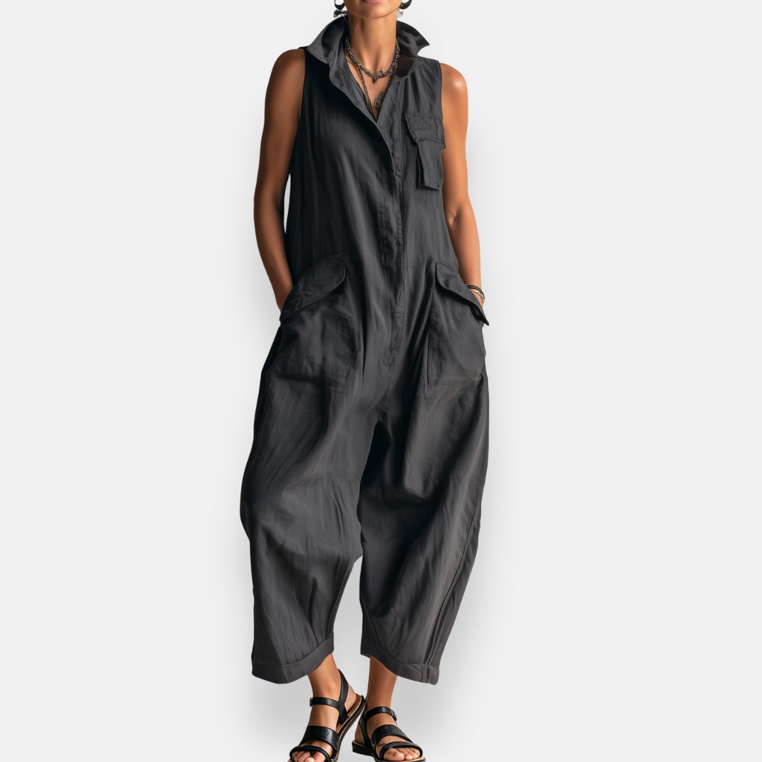 Combinaison sans manches noire Danoir Paris Garvalde, jumpsuit élégante et tendance, vue de face sur fond neutre.