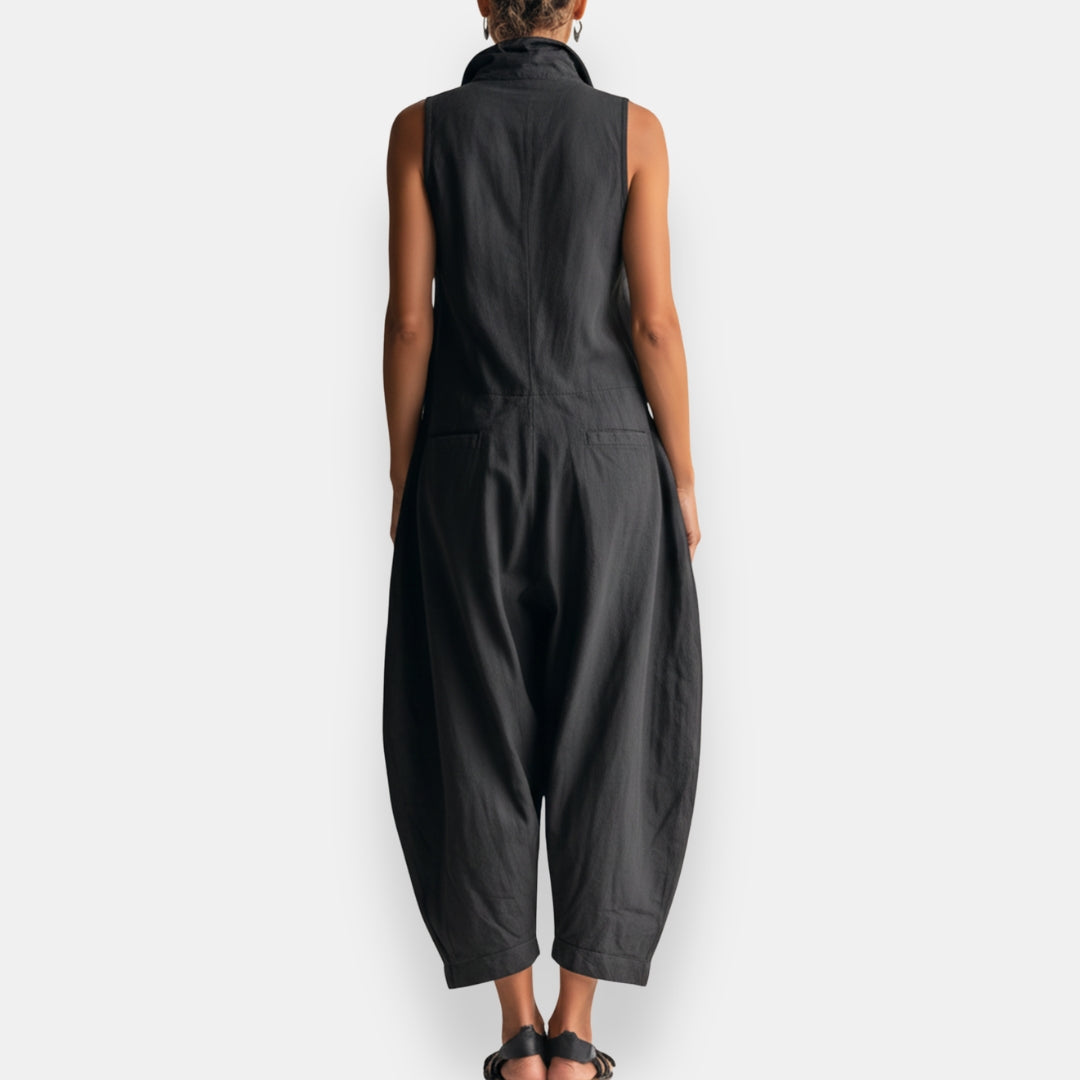 Combinaison sans manches noire Garvalde de Danoir Paris, vêtement élégant pour femme, affichée en image.