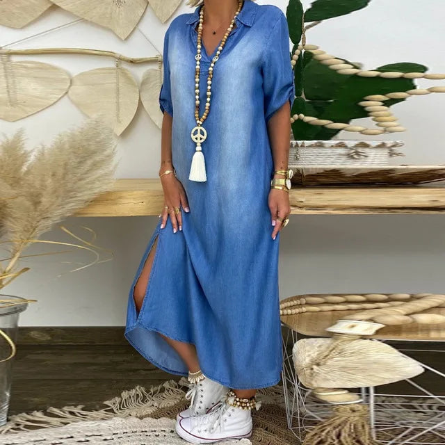 Robe longue de détente en denim Danoir Paris, style décontracté, vêtement féminin confortable et tendance.