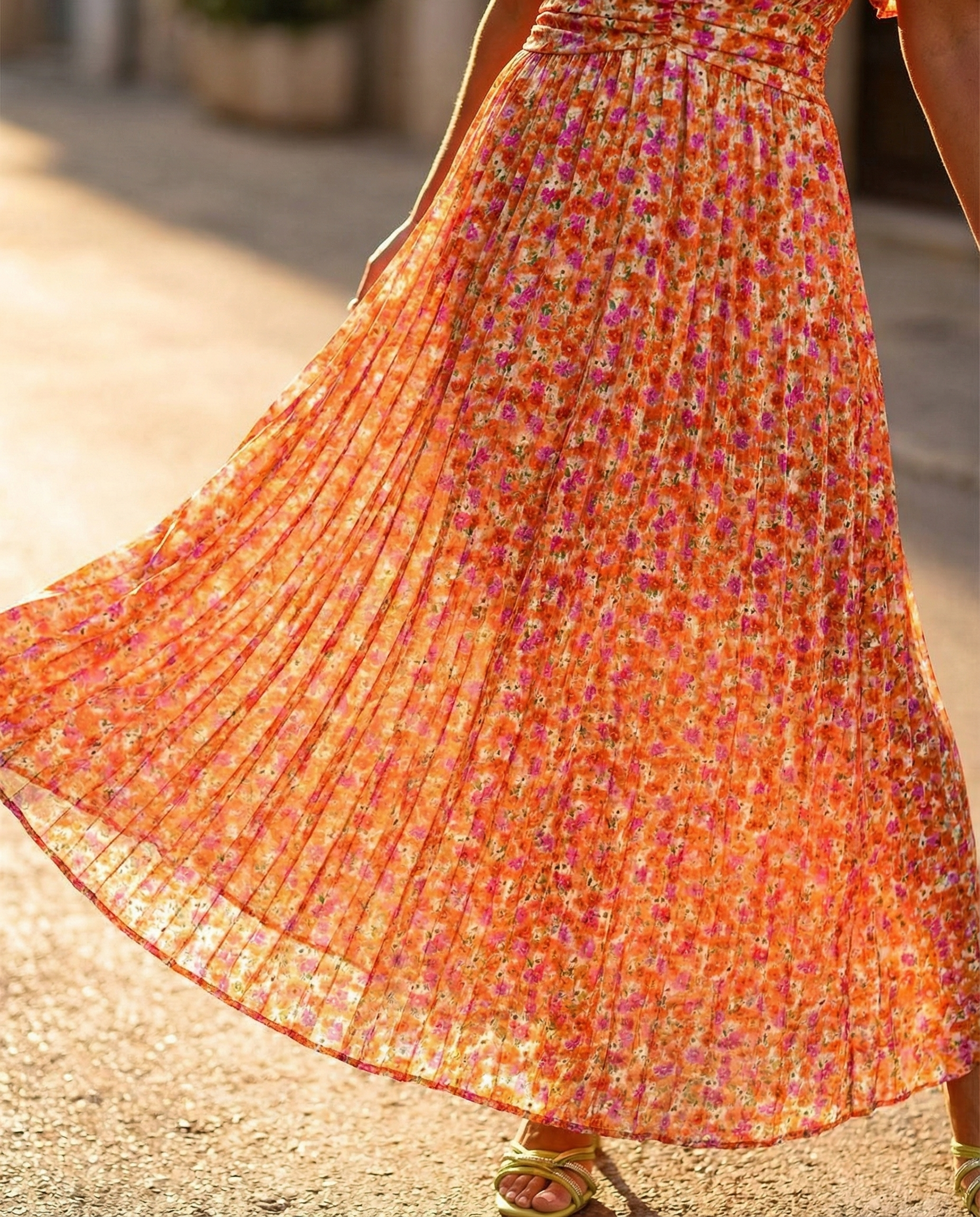 Robe d'été confortable Danoir Paris Alice en orange, tissu léger et coupe fluide pour l'été.