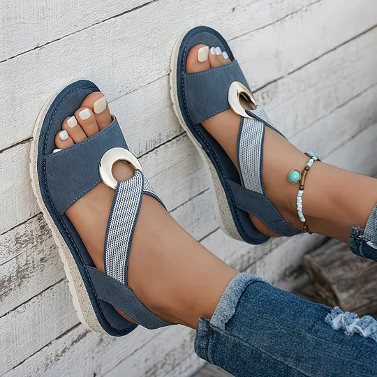Sandales Luna Côtières Danoir Paris en kaki, vue de face, avec semelle en caoutchouc et design tressé en cuir.