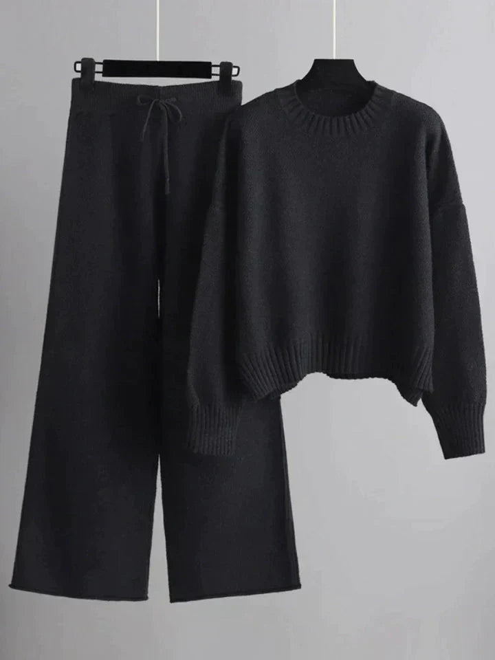 Ensemble tricoté chic Cécile de Danoir Paris en kaki, vue de face, taille unique, tissu doux et élégant.