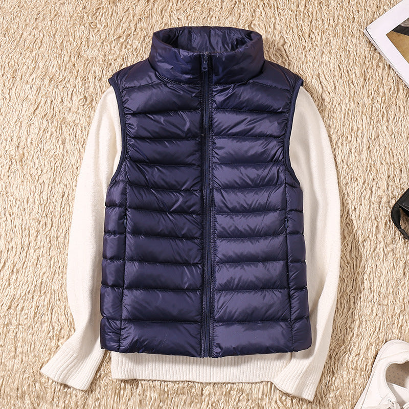 Gilet élégant en duvet kaki de la marque Danoir Paris, finition raffinée, porté sur un mannequin.
