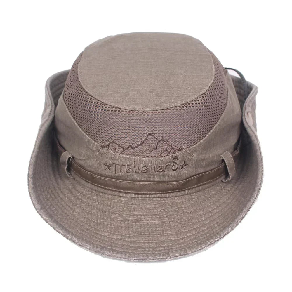 Chapeau outdoor respirant Bloom de Danoir Paris en kaki, idéal pour l'extérieur avec protection contre le soleil.