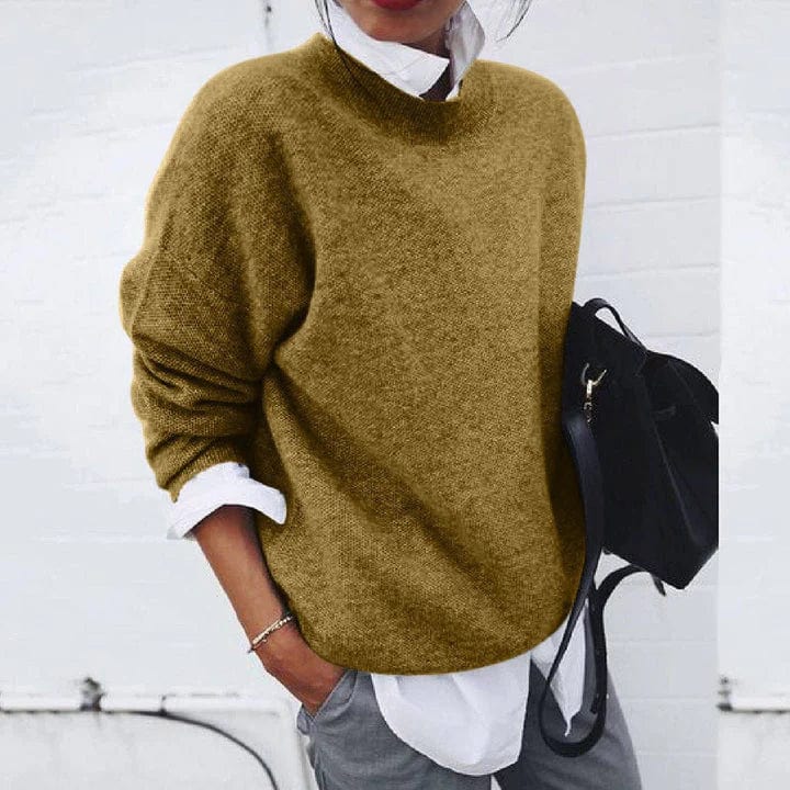 Pull Danoir Paris Jolanda en mélange de cachemire doux, bleu, style confortable et chaud, porté sur un modèle.