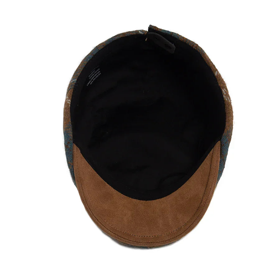 Casquette classique Bloom™ pour hommes de Danoir Paris, en tissu marine avec logo brodé visible.