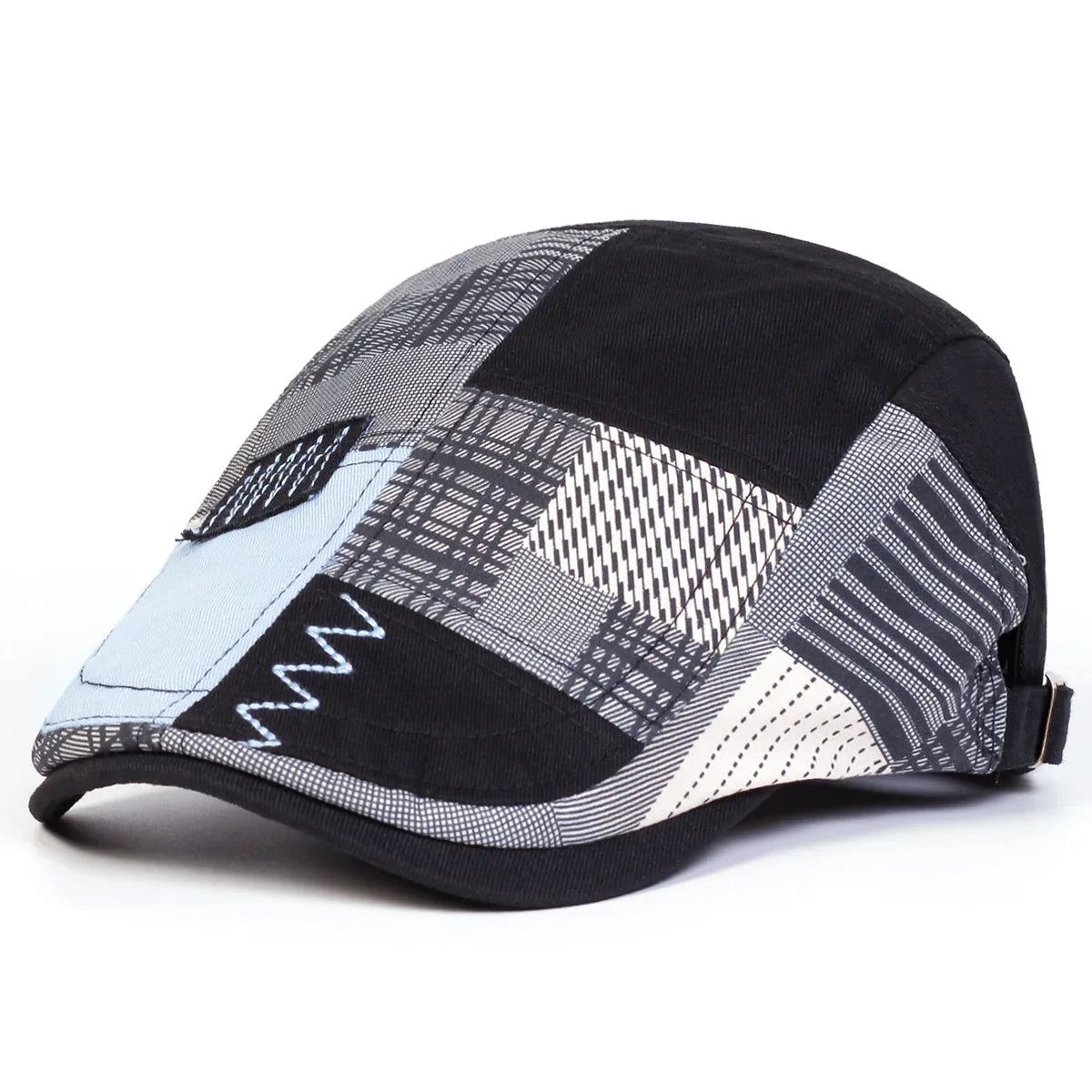 Chien porte un manteau patchwork Bloom™ pour hommes de Danoir Paris, motif marine et design élégant.
