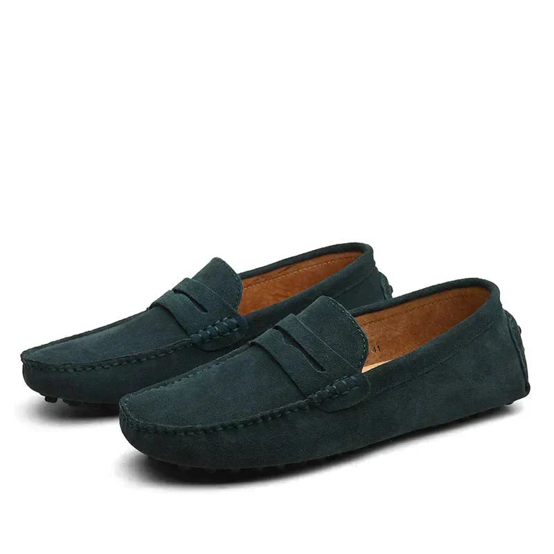 Mocassins classiques pour homme Danoir Paris en marron, chaussure élégante en cuir avec semelle flexible, vue de côté.