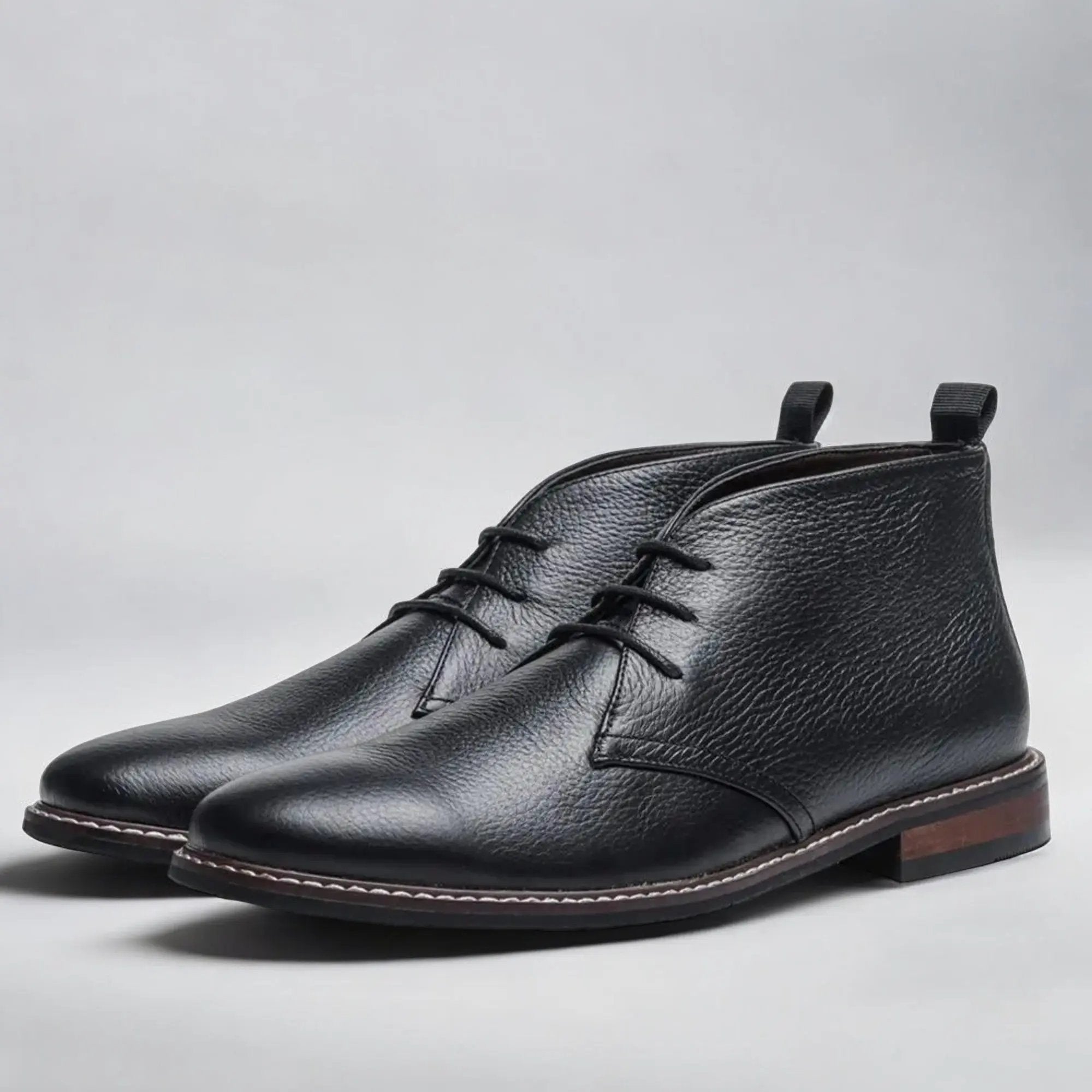 Bottines Chukka en cuir marron Herold™ de Danoir Paris, taille 38, avec semelle en cuir et design élégant pour homme.
