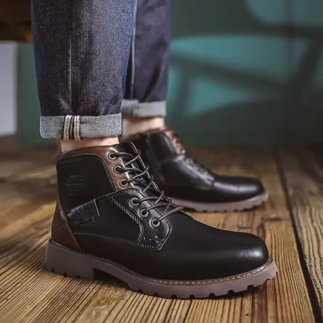 Bottes en cuir vintage Aaron™ de Danoir Paris, couleur marron, taille 39, avec détails en cuir patiné et semelle solide.