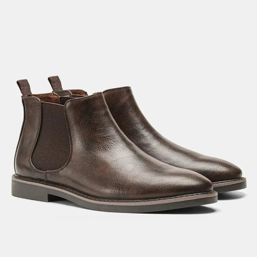 Bottes Chelsea Danoir Paris Wayne™ marron en cuir, style intemporel, avec semelle robuste et design élégant pour homme.