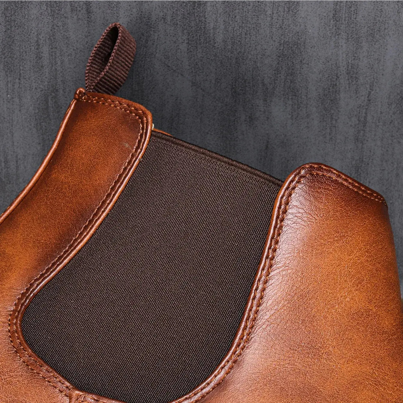 Bottes Chelsea intemporelles Wayne™ en marron Danoir Paris, style élégant avec semelle en cuir et finition soignée.