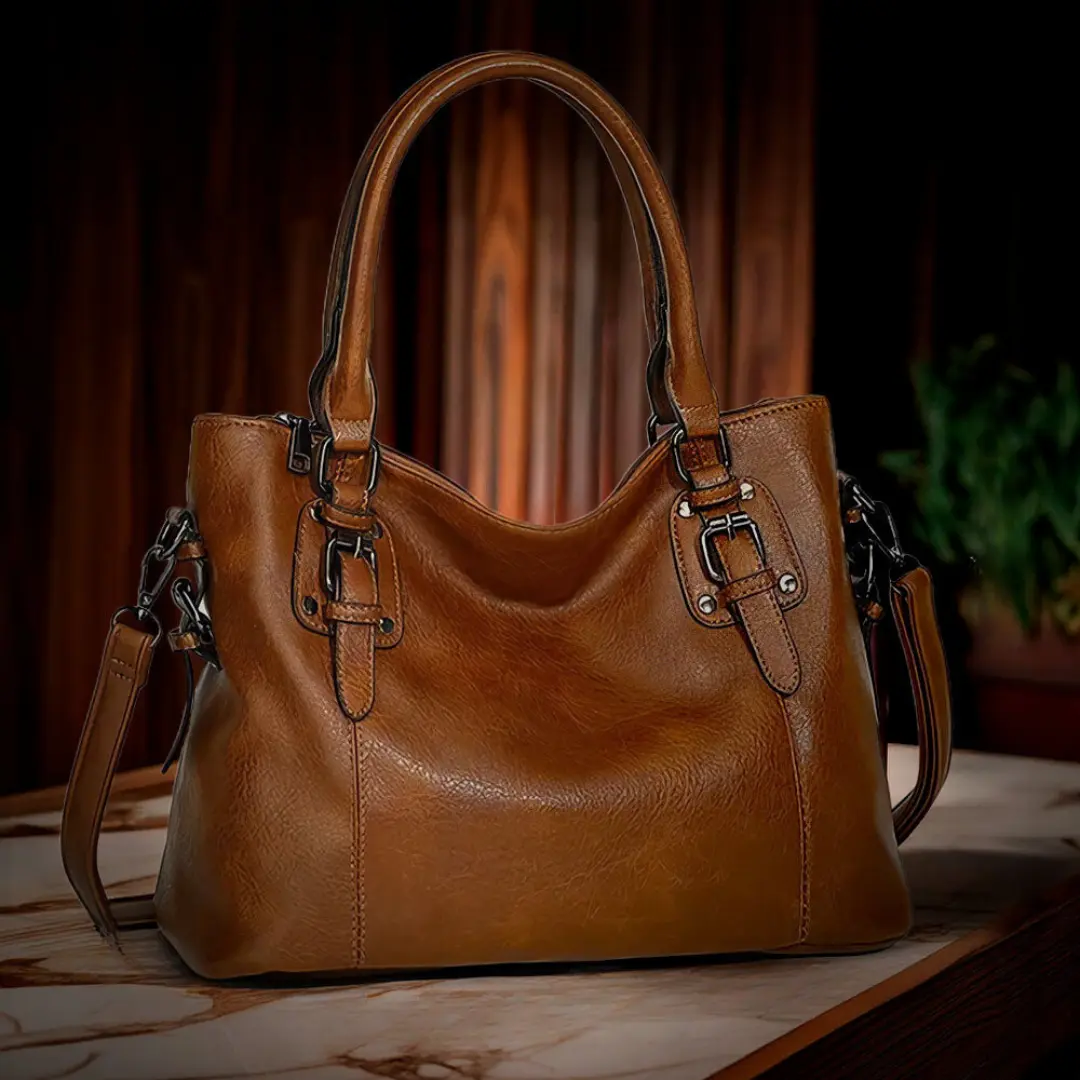 Sac à bandoulière Danoir Paris Elowen en marron, sac chic et élégant avec finition sophistiquée visible sur l'image.