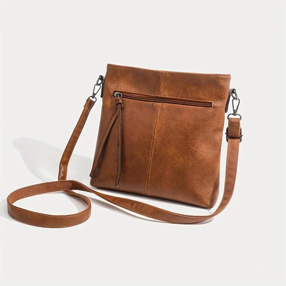 Sac à bandoulière vintage Danoir Paris Lina avec motif échiquier marron, accessoire élégant et tendance pour femme.