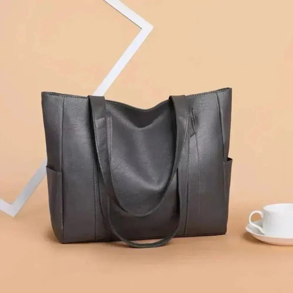 Sac à main minimaliste Danoir Paris de couleur marron, élégant et sophistiqué, pour un style chic et moderne.