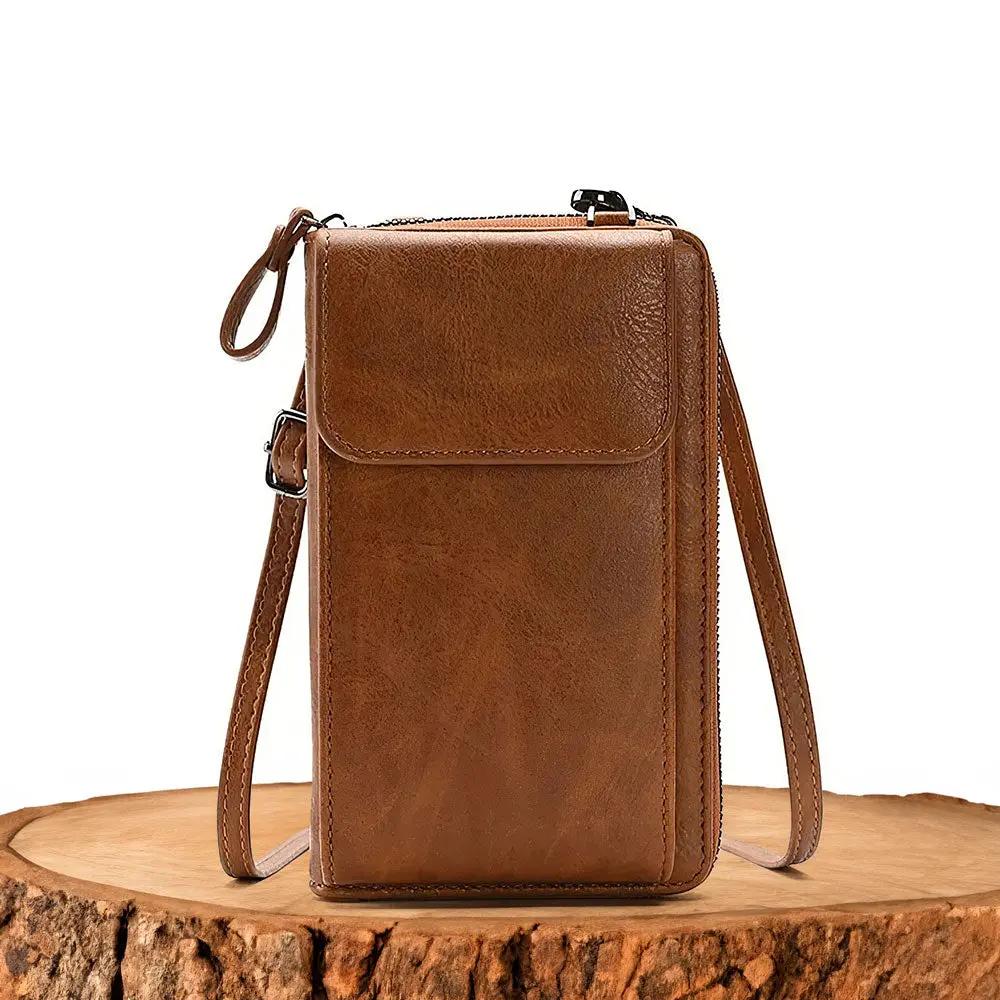 Sac Lydia de Danoir Paris en marron, élégant et élancé avec des détails sophistiqués, idéal pour une allure chic et moderne.
