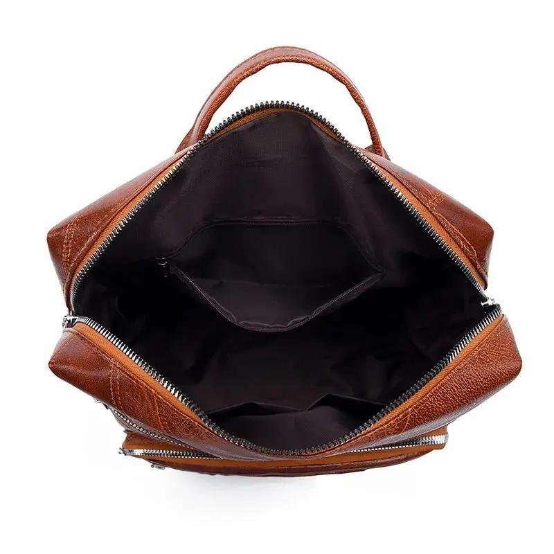 Sac à dos Marguerite Danoir Paris en cuir marron, design chic et élégant avec détails raffinés.