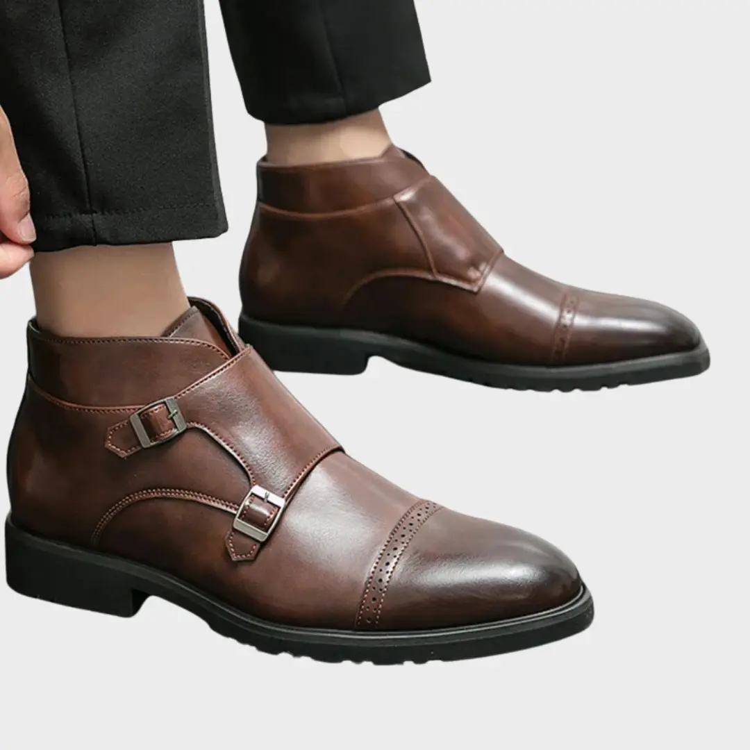 Bottes à double boucle en cuir synthétique marron mocha Parker de Danoir Paris, taille 38, avec design élégant et confort.