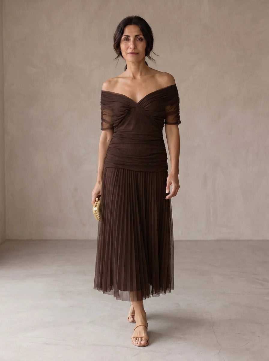 Robe longue en tulle drapée Carlota™ de Danoir Paris, couleur marron, avec détails élégants et finition raffinée.
