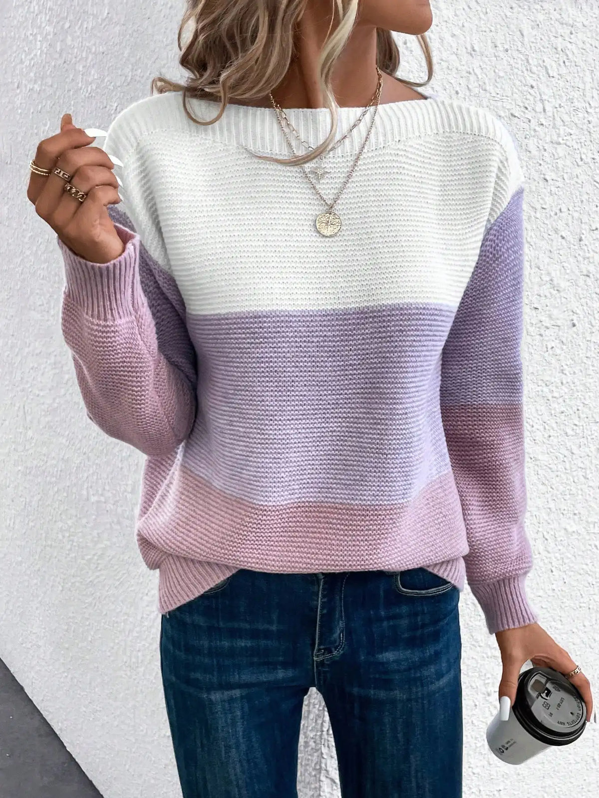 Pull gris Danoir Paris Grace en maille douce, style ombré accueillant, porté sur mannequin, vue de face.