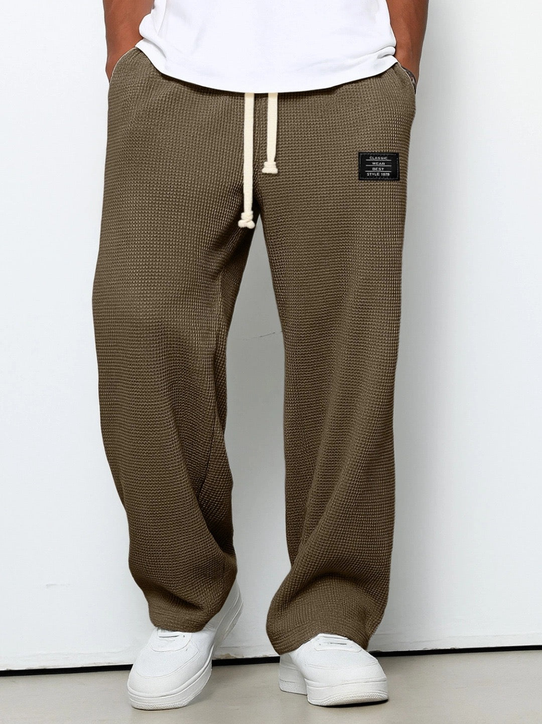 Pantalons pour hommes Danoir Paris Leblanc en tissu bleu ciel, coupe confortable, style décontracté.