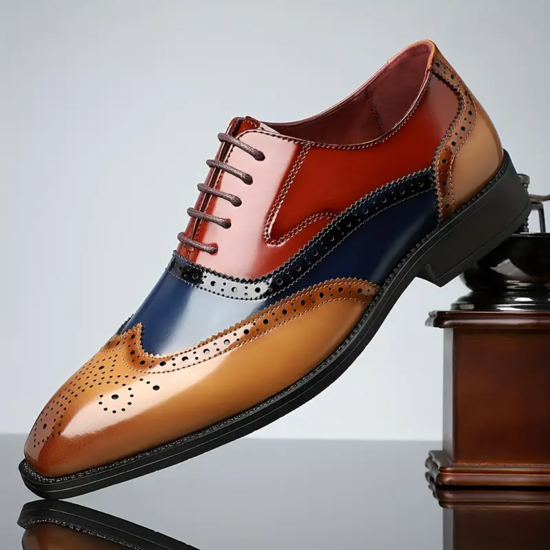 Chaussures brogues wingtip vintage Danoir Paris, modèle Harry, en cuir marron avec détails élégants, pour un style classique et sophistiqué.