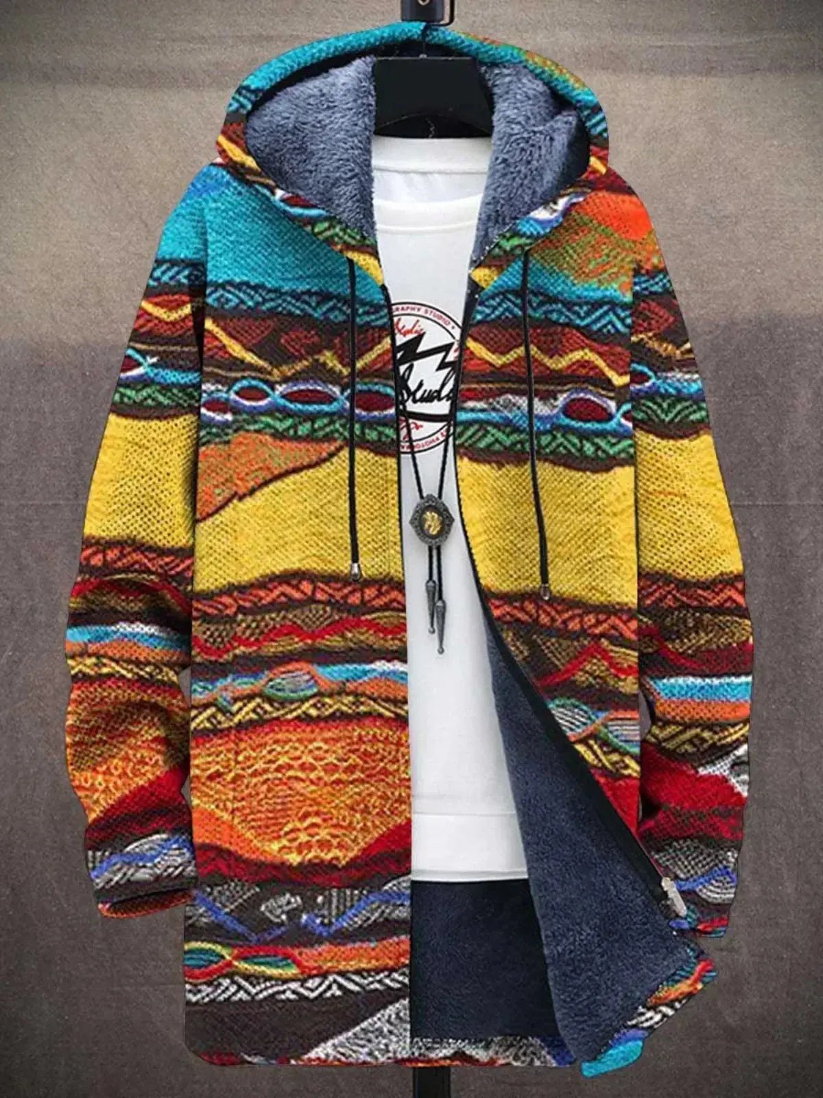 Veste de luxe Danoir Paris Bronte inspirée par l'art, motif multicolore et bleu, vue de face, élégante et sophistiquée.
