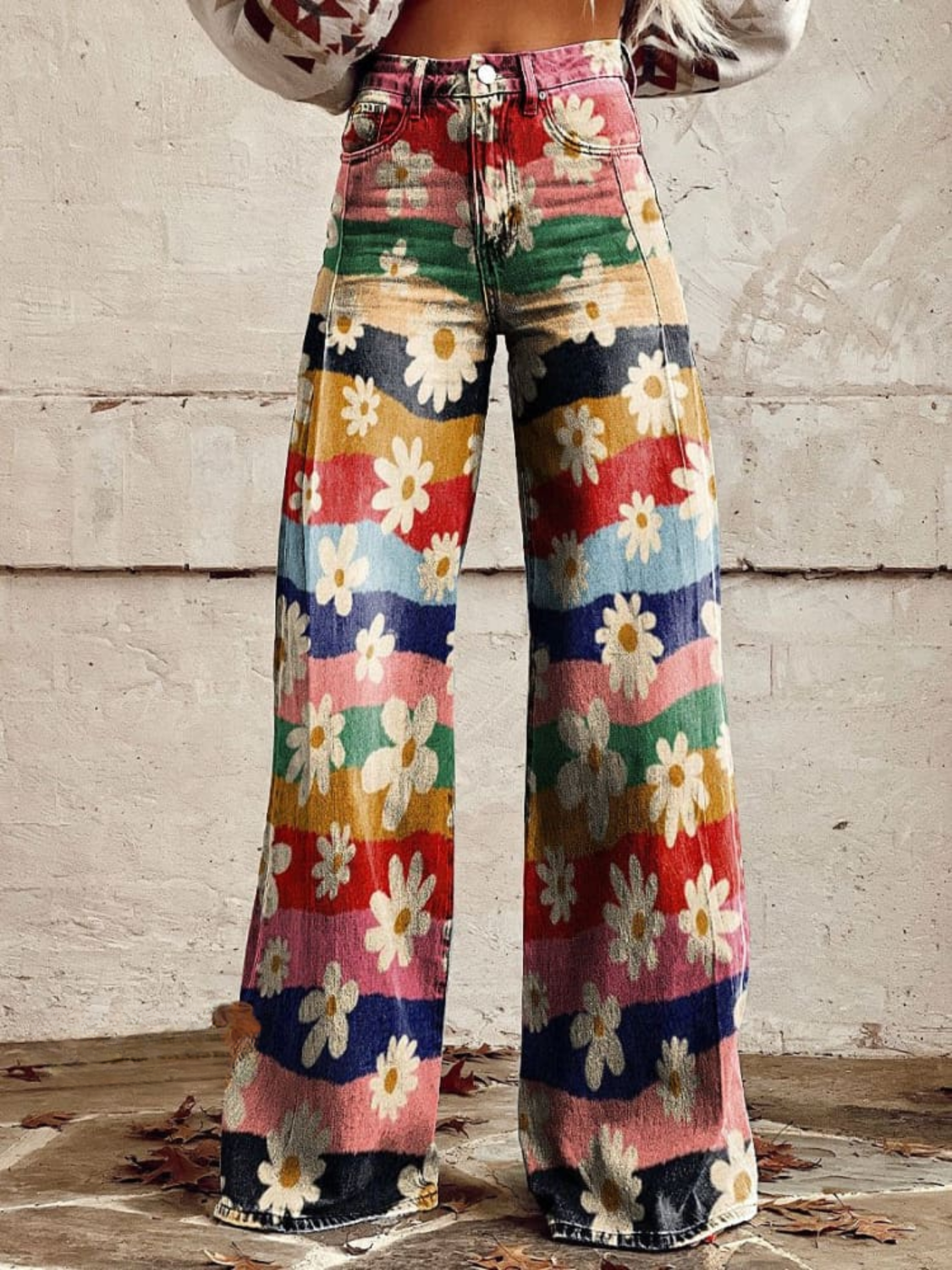Pantaloni élégants à fleurs Léon de Danoir Paris, motif multicolore, tissu léger et coupe moderne pour femme.