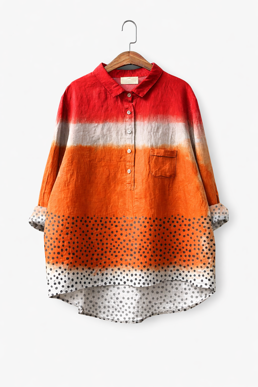 Blouse d'été élégante Linda en lin multicolore de Danoir Paris, portée, vue de face.