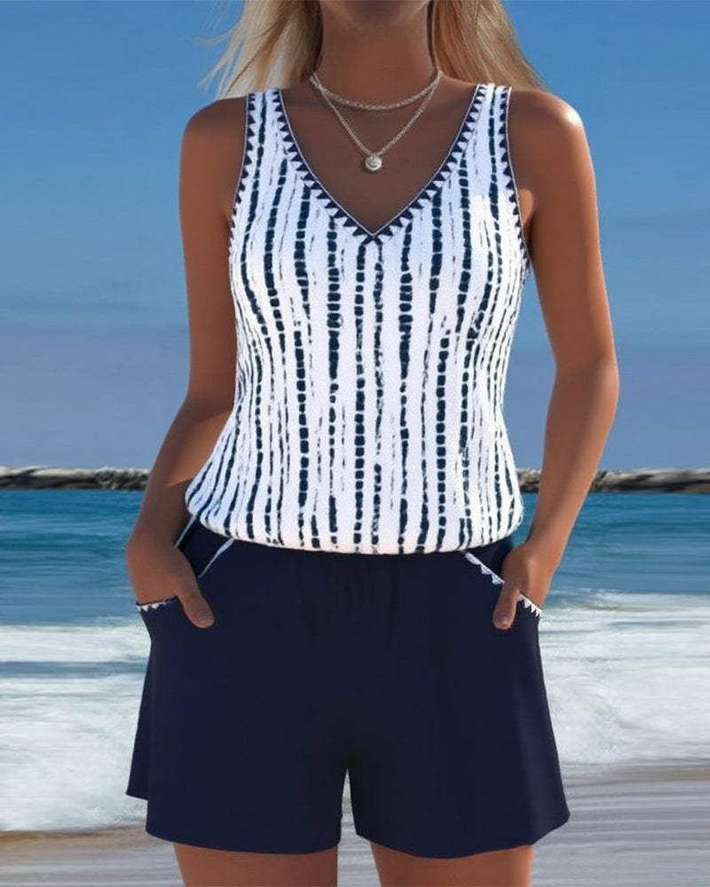Ensemble de shorts tankini décontractés Leslie de Danoir Paris en bleu marine, adapté pour la plage ou la piscine.