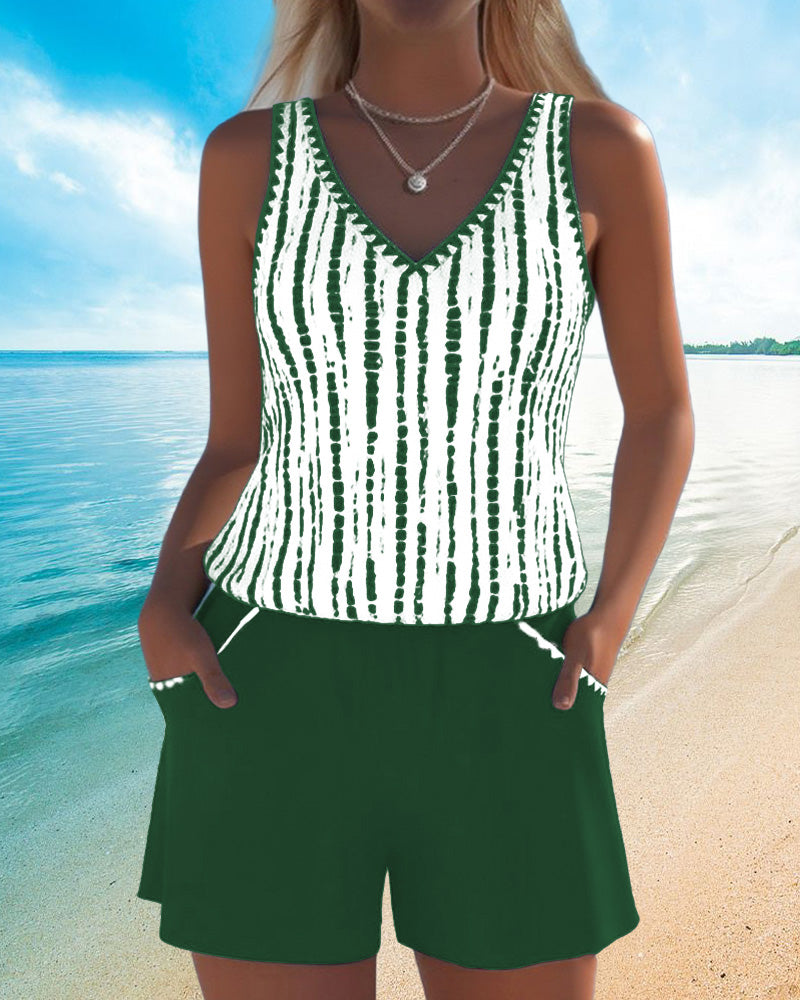Ensemble de shorts tankini décontractés Leslie de Danoir Paris en bleu marine, adapté pour la plage ou la piscine.
