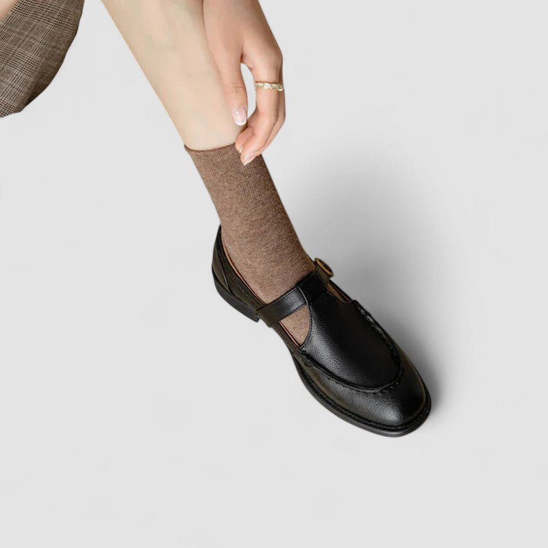Chaussures pour bébés Anaïs™ Talon Classique de Danoir Paris en noir, en cuir avec talon bas et design élégant.
