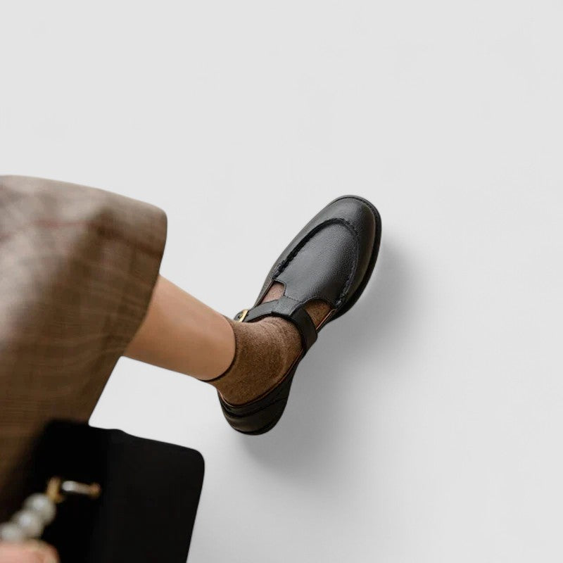 Chaussures bébé Anaïs™ Talon Classique de Danoir Paris en noir avec talon élégant et design classique.
