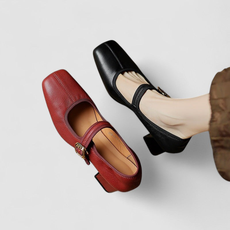 Chaussures pour bébés Capucine™ Danoir Paris, talon élégant noir, en cuir avec finition soignée, parfait pour occasions spéciales.
