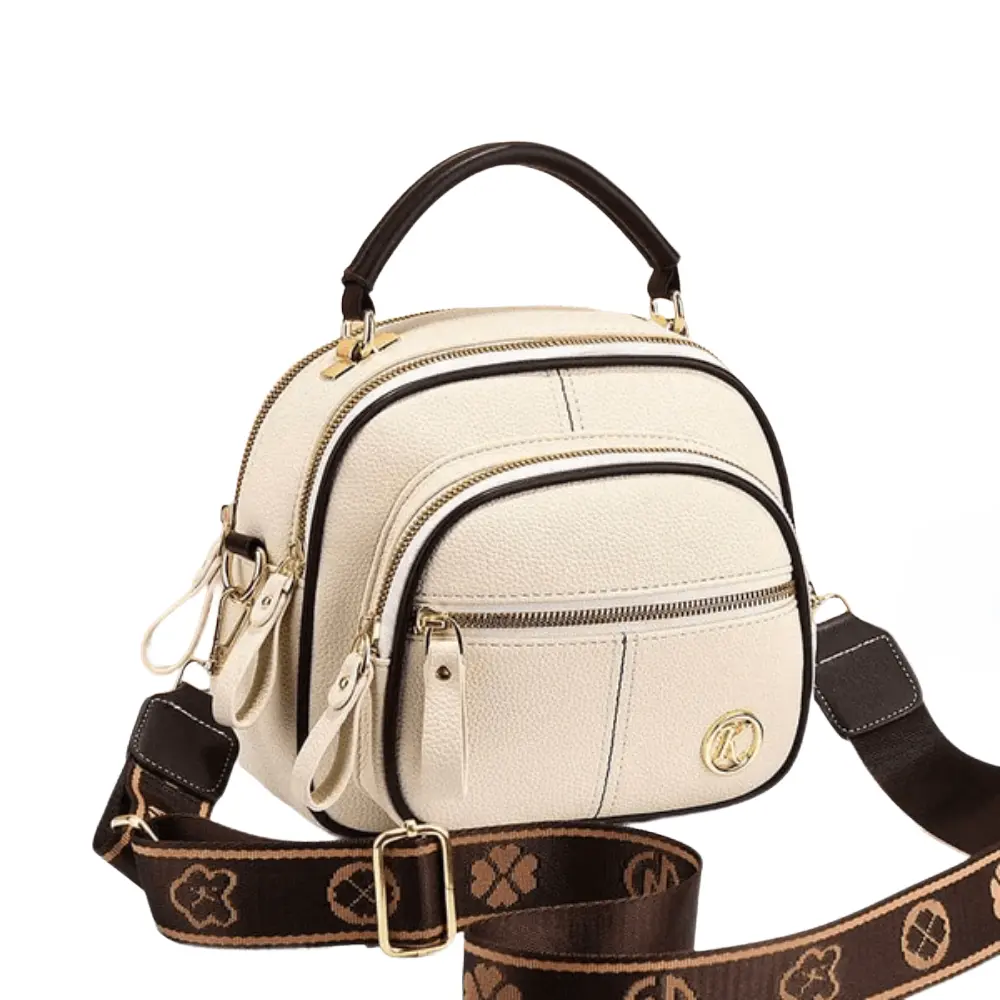 Sac à bandoulière Fiona de Danoir Paris, sac chic classique en noir avec détails élégants, vue de face.