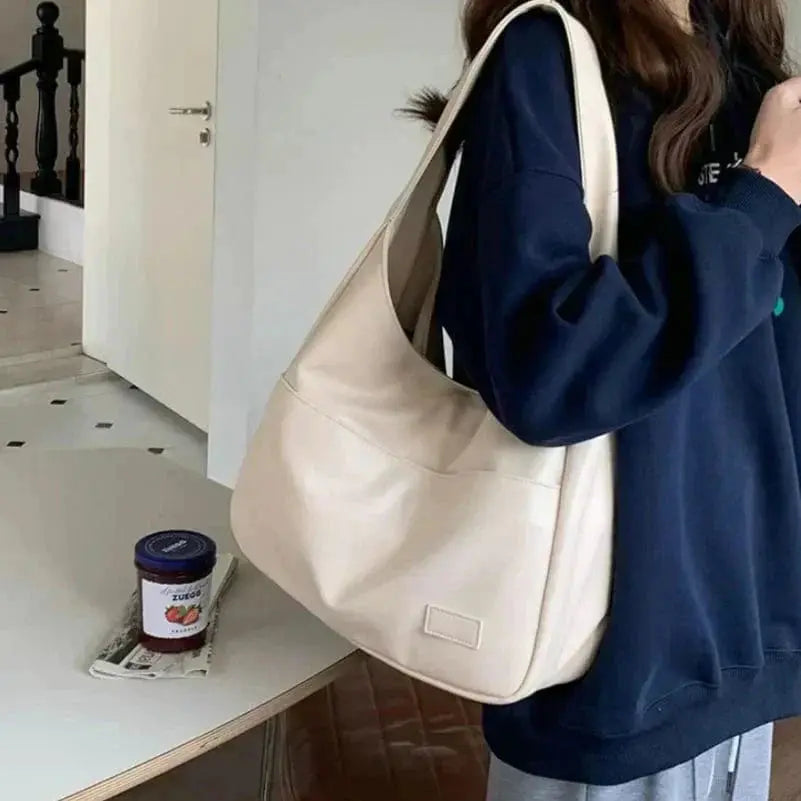 Chaussure Nina Danoir Paris noire, élégante et simple, idéale pour un style quotidien intemporel et sophistiqué.