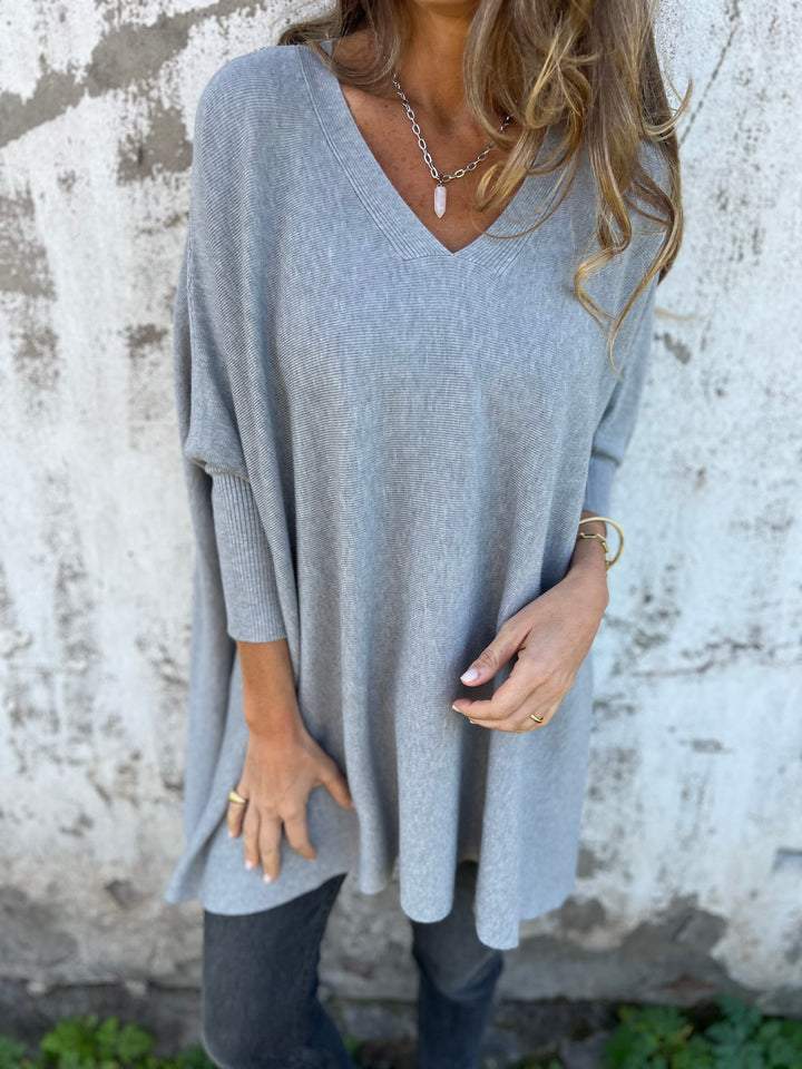 Pull en cachemire noir Danoir Paris Anna, vêtement élégant en laine douce, porté sur un mannequin.