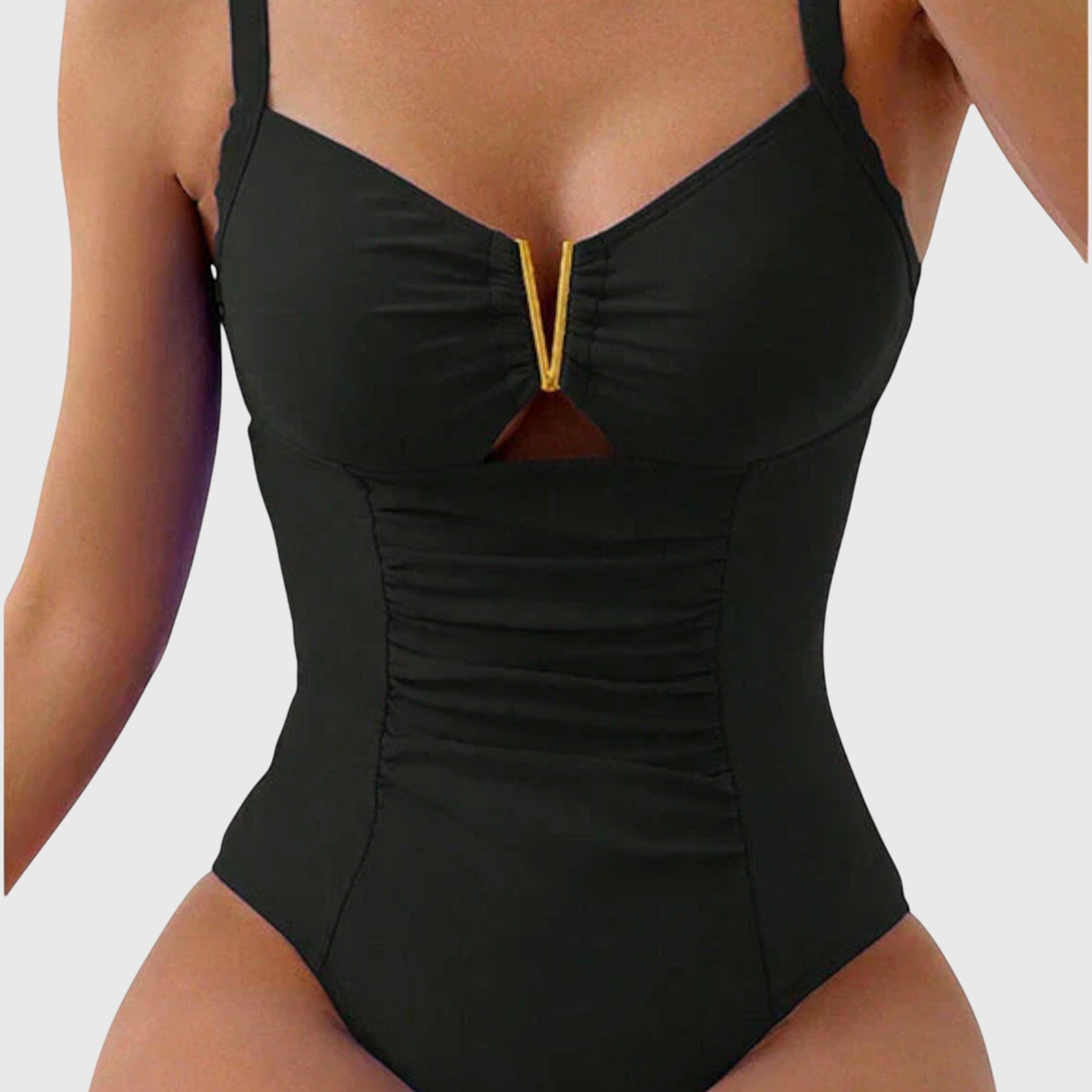 Maillot de bain noir Danoir Paris Cinzia avec décolleté en V, tissu élégant et coupe flatteuse pour la plage.