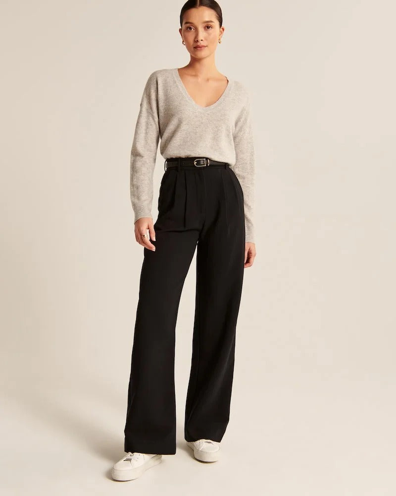 Pantalons confortables et chics Sophie de Danoir Paris, en tissu noir avec coupe élégante pour femmes.