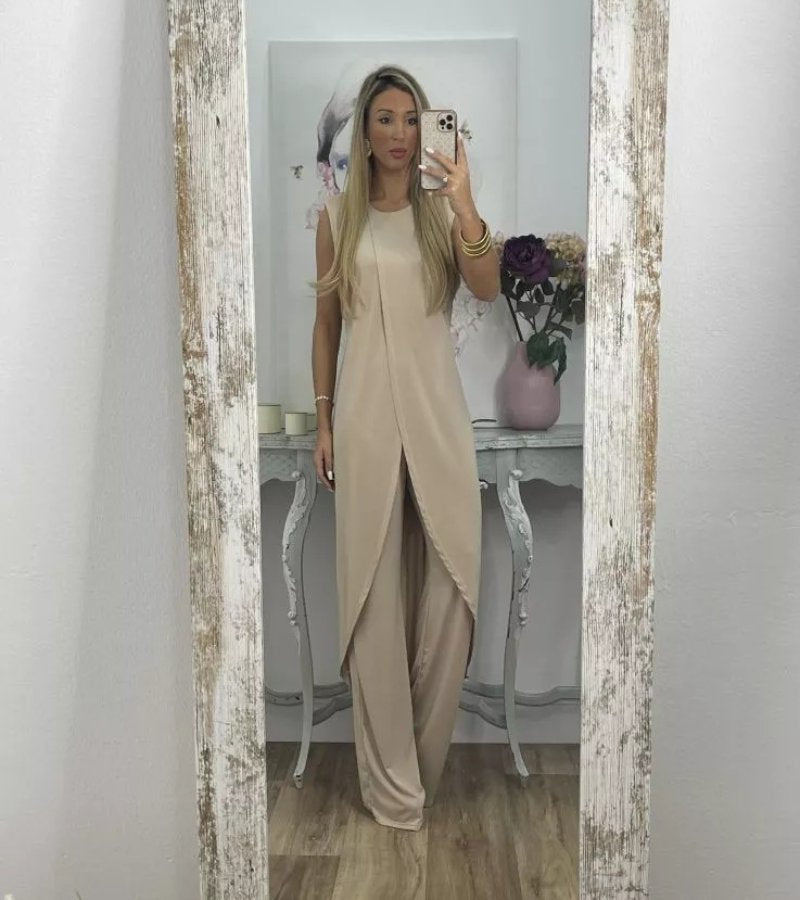 Ensemble chic sans manches Flavia de Danoir Paris, vêtement élégant noir avec détails sophistiqués, porté sur mannequin.