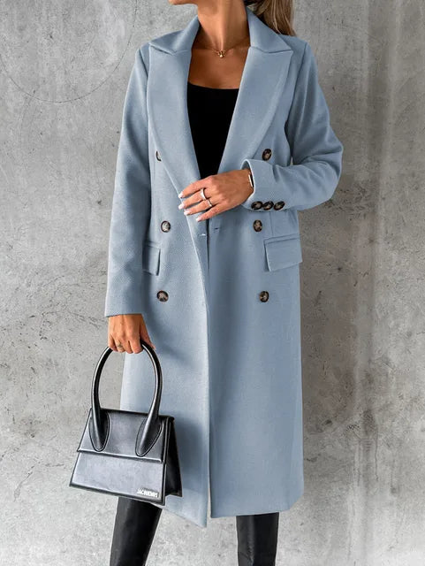 Manteau intemporel noir Jolie de Danoir Paris, coupe élégante et classique, parfait pour un look chic et sophistiqué.