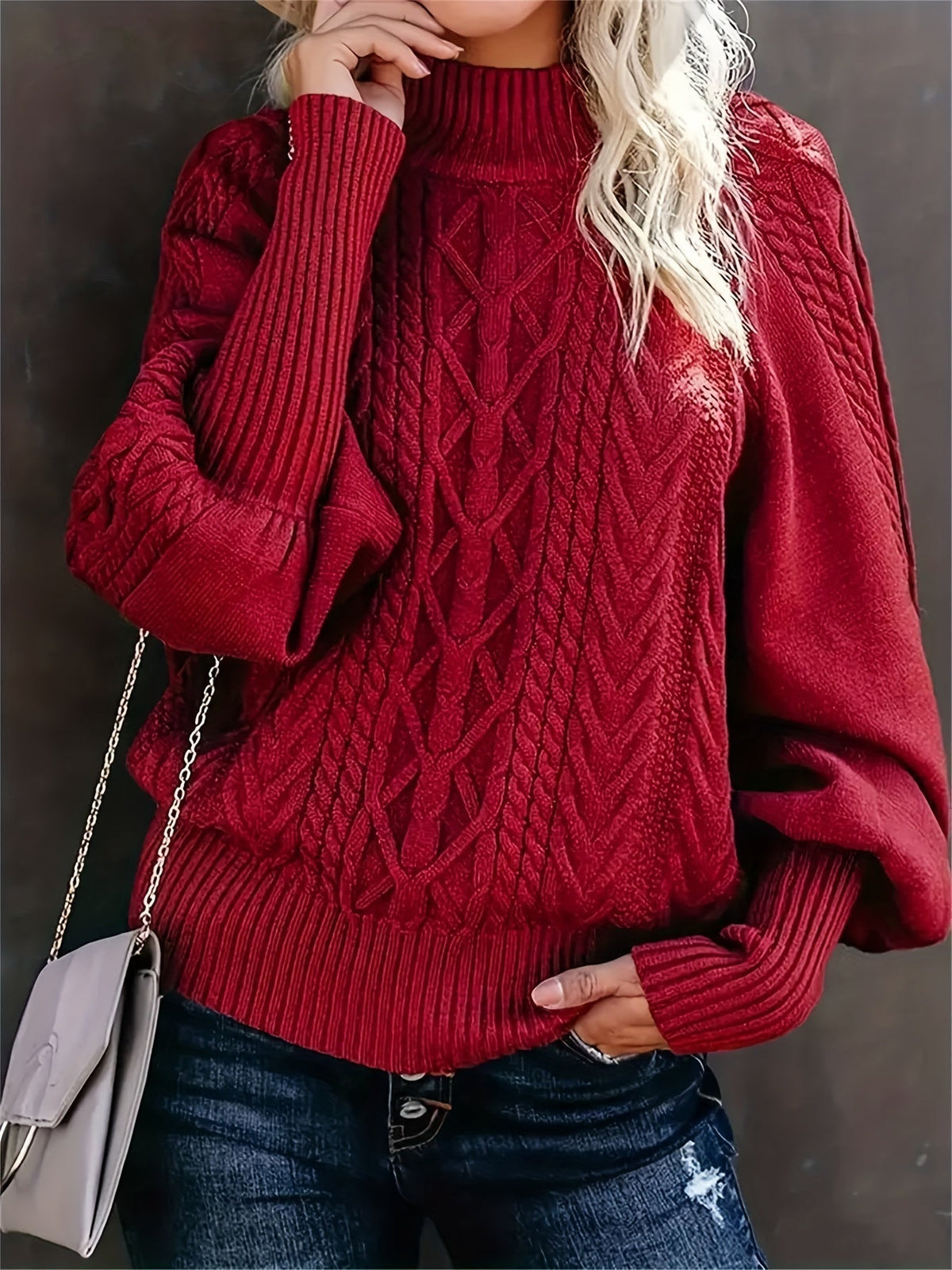 Pull long décontracté Danoir Paris Lory à manches longues, en tissu noir, porté de face sur un mannequin.