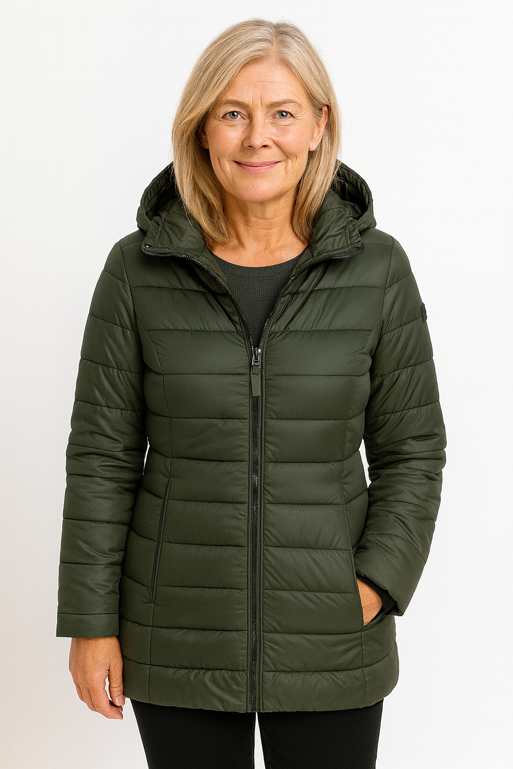 Doudoune élégante d'hiver Luxe de Danoir Paris, noir, rembourrée, style sophistiqué, veste chaude et tendance pour femmes.