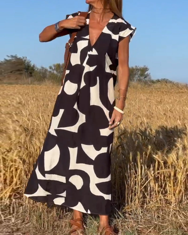 Robe chic et fluide Stéphanie de Danoir Paris, vêtement élégant noir en tissu léger, portée sophistiquée et moderne.